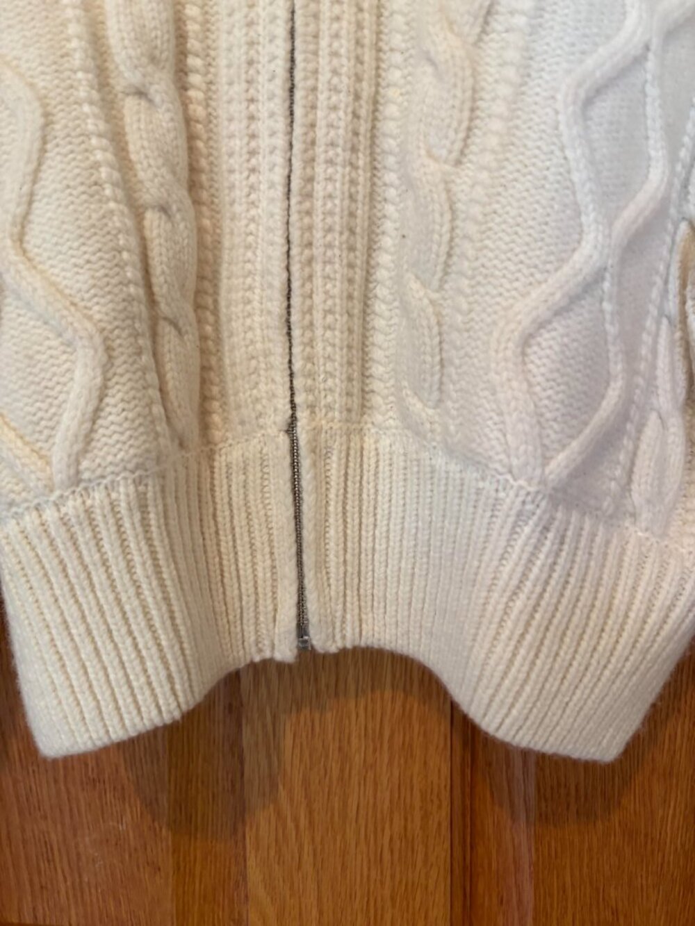 WHITE FRAME ZIP FRONT CABLE CROPPED CARDIGAN 100% MERINO WOOL MEDIUM NEVER WORN - Picture 4 of 7